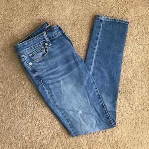 AE Slight Distressed Skinny Jean